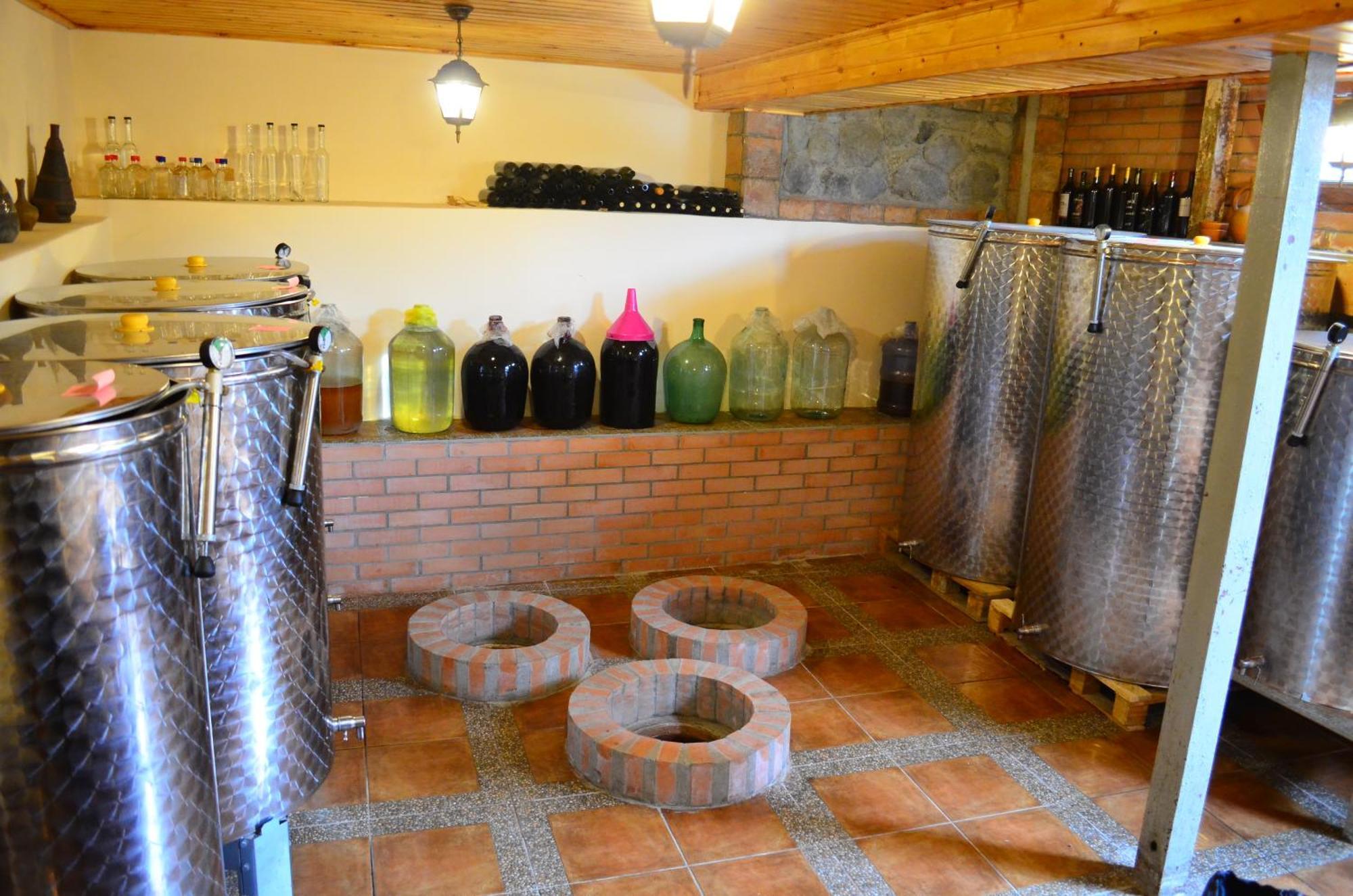 Family Hotel Lago & Wine Cellar Lagodekhi Eksteriør bilde